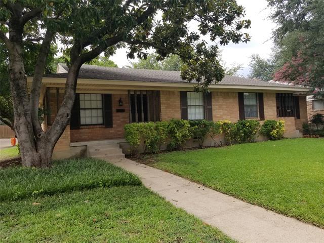 7558 Brentcove Cir in Dallas, TX - Building Photo