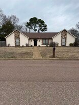 8442 Farrah Ln in Germantown, TN - Building Photo