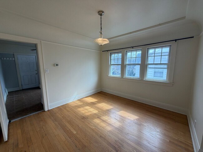 2572 N 66th St in Wauwatosa, WI - Building Photo - Building Photo