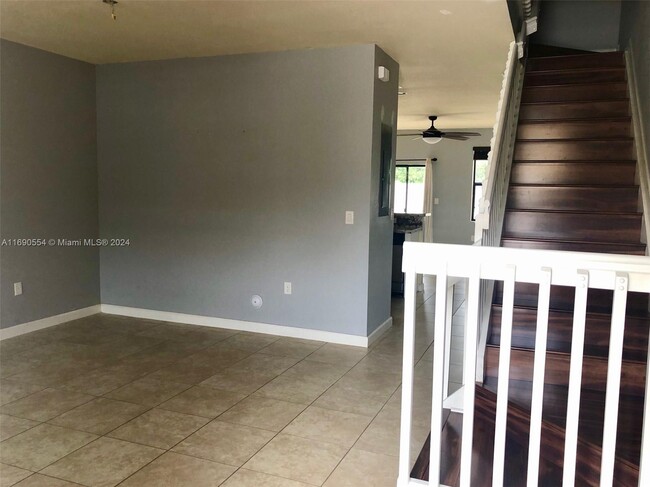 8906 W 35th Way in Hialeah, FL - Building Photo - Building Photo