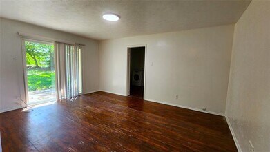 520 Sweetbriar Dr in Lewisville, TX - Building Photo - Building Photo