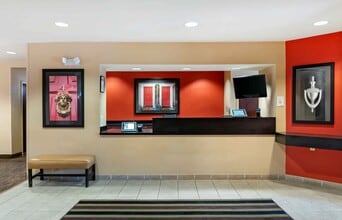 Furnished Studio-Detroit - Dearborn in Dearborn, MI - Foto de edificio - Building Photo