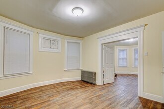 178 N 16th St in East Orange, NJ - Building Photo - Building Photo