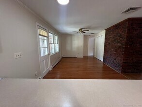 185 Sequoia Rd in Bridgeport, CT - Building Photo - Building Photo