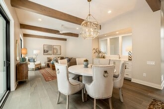 5589 N Danbury Rd in Whitefish Bay, WI - Building Photo - Building Photo