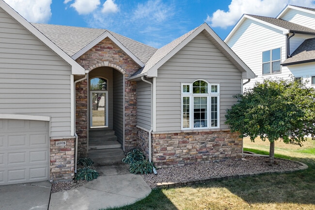 14978 Buena Vista Dr in Clive, IA - Building Photo - Building Photo