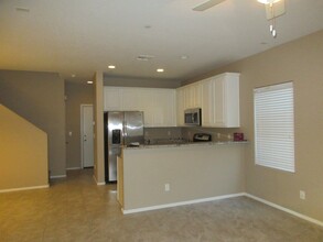 8928 Famous Alcove Ct in Las Vegas, NV - Building Photo - Building Photo