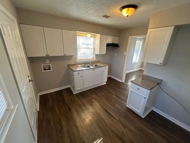 3350 Ashland St in Memphis, TN - Building Photo - Building Photo