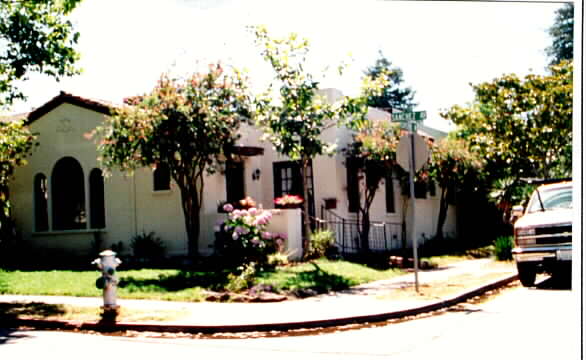 1400 Sanchez Ave in Burlingame, CA - Building Photo