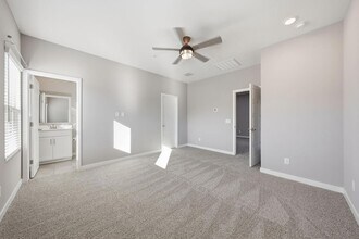 8347 N 22nd Dr in Phoenix, AZ - Foto de edificio - Building Photo