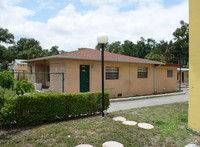 1515 SW 26th St in Fort Lauderdale, FL - Foto de edificio - Building Photo