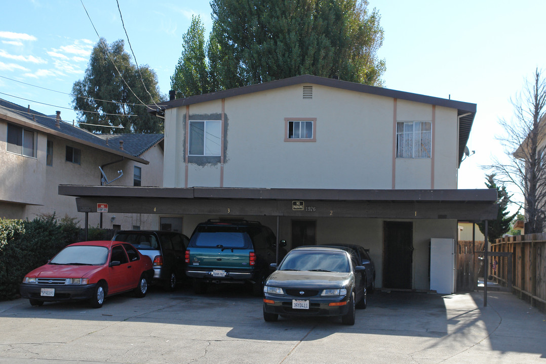 1976 Powell St in San Pablo, CA - Foto de edificio