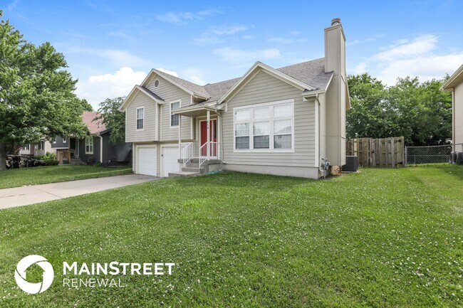 215 Apple Blossom Ln in Belton, MO - Building Photo - Building Photo