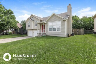 215 Apple Blossom Ln in Belton, MO - Building Photo - Building Photo