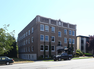 The James Apartments in Seattle, WA - Building Photo - Building Photo