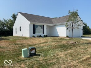 821 Oyster Bay Dr in Kokomo, IN - Building Photo - Building Photo