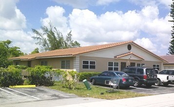 7521 NW 44th Ct in Coral Springs, FL - Building Photo - Building Photo