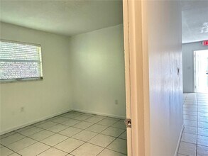 951 SW 16th St in Fort Lauderdale, FL - Foto de edificio - Building Photo