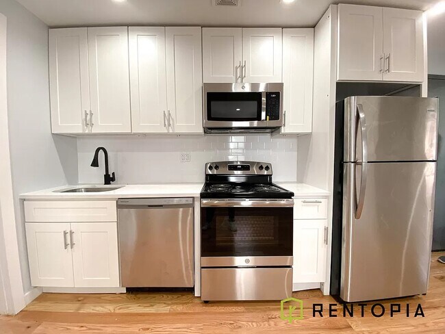 225 Halsey St-Unit -1 in Brooklyn, NY - Building Photo - Building Photo