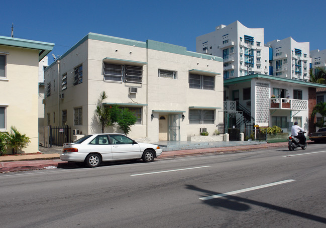 7721-7723 Harding Ave in Miami Beach, FL - Foto de edificio - Building Photo