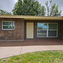 3823 Monica Pkwy in Sarasota, FL - Foto de edificio - Building Photo