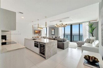 501 NE 31st St, Unit PH4302 in Miami, FL - Building Photo - Building Photo