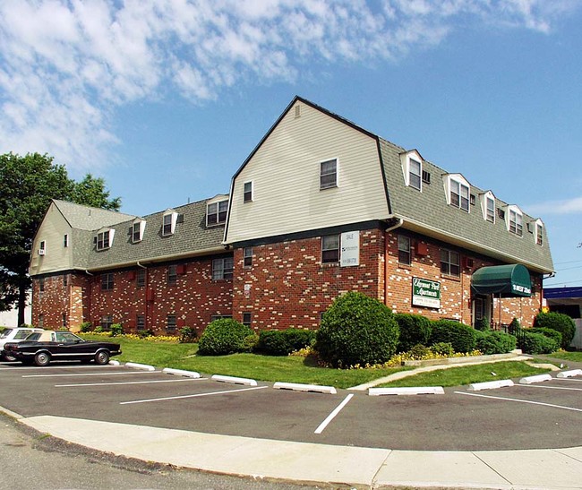 Edgemont Park Apartments in Chester, PA - Building Photo - Building Photo