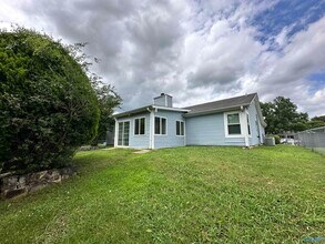 13065 Hermosa Dr SW in Huntsville, AL - Building Photo - Building Photo