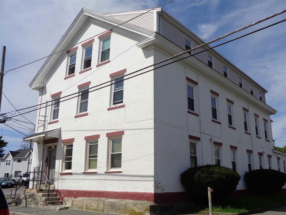 92 Fountain St in Woonsocket, RI - Building Photo