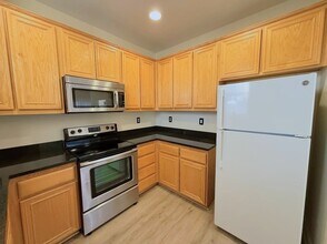 110 Montage Dr in Merced, CA - Foto de edificio - Building Photo