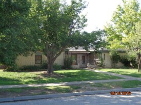 7603 Canode Dr in Amarillo, TX - Building Photo