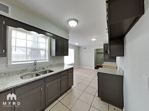 3281 Whitney Ave in Memphis, TN - Foto de edificio - Building Photo