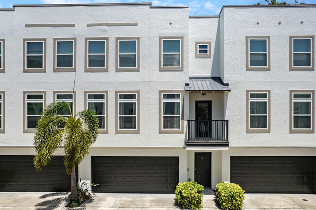 property at 3207 Marcellus Cir