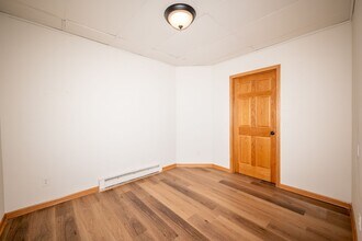 107 Walnut St in Baraboo, WI - Building Photo - Building Photo