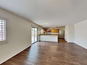 7923 W Payson Rd in Phoenix, AZ - Building Photo - Building Photo