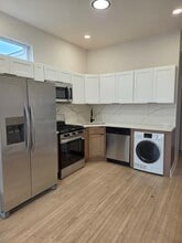2145 W 18th Pl, Unit 2F in Chicago, IL - Building Photo - Building Photo