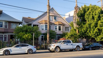 705 W 23rd St in Los Angeles, CA - Building Photo