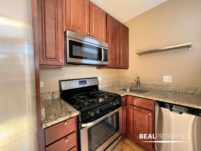 4904 N Hoyne Ave in Chicago, IL - Building Photo - Building Photo