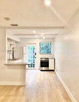 2538 SW 11th St, Unit 2 in Miami, FL - Building Photo