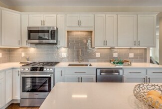 107 Warren St, Unit 107 in Medford, MA - Building Photo - Building Photo