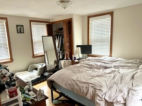 57 Pleasant St, Unit 1 in Wakefield, MA - Building Photo - Building Photo