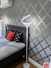 5631 La Mirada Ave in Los Angeles, CA - Building Photo - Building Photo