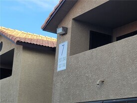 2451 N Rainbow Blvd in Las Vegas, NV - Building Photo