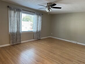 127 Pierce Ave in Endicott, NY - Building Photo - Building Photo