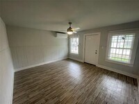 5101 Crane St photo'