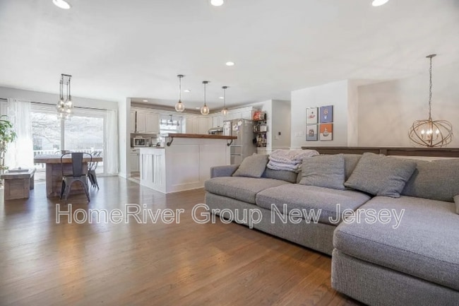 36 Finch St in Metuchen, NJ - Building Photo - Building Photo