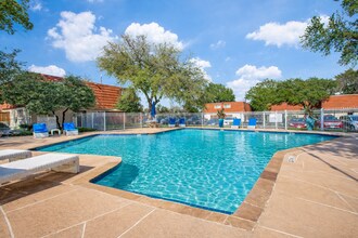 Tucasa Townhomes in Irving, TX - Building Photo - Building Photo