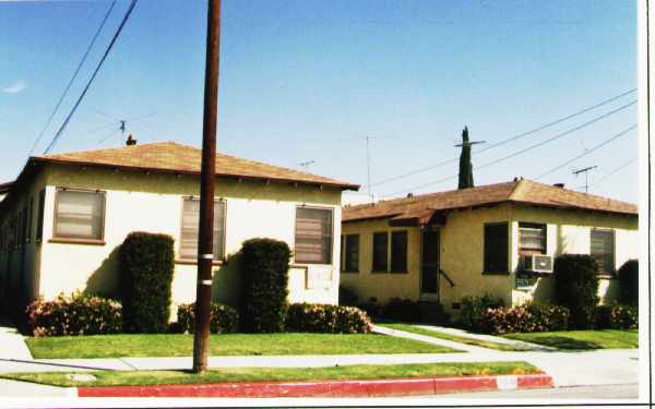 9831-9835 Maple St in Bellflower, CA - Building Photo - Building Photo