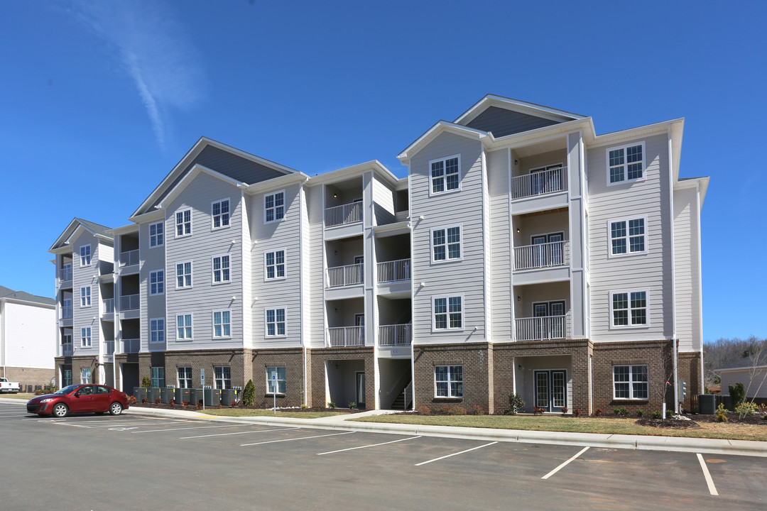 Arrowhead Apartments Photo