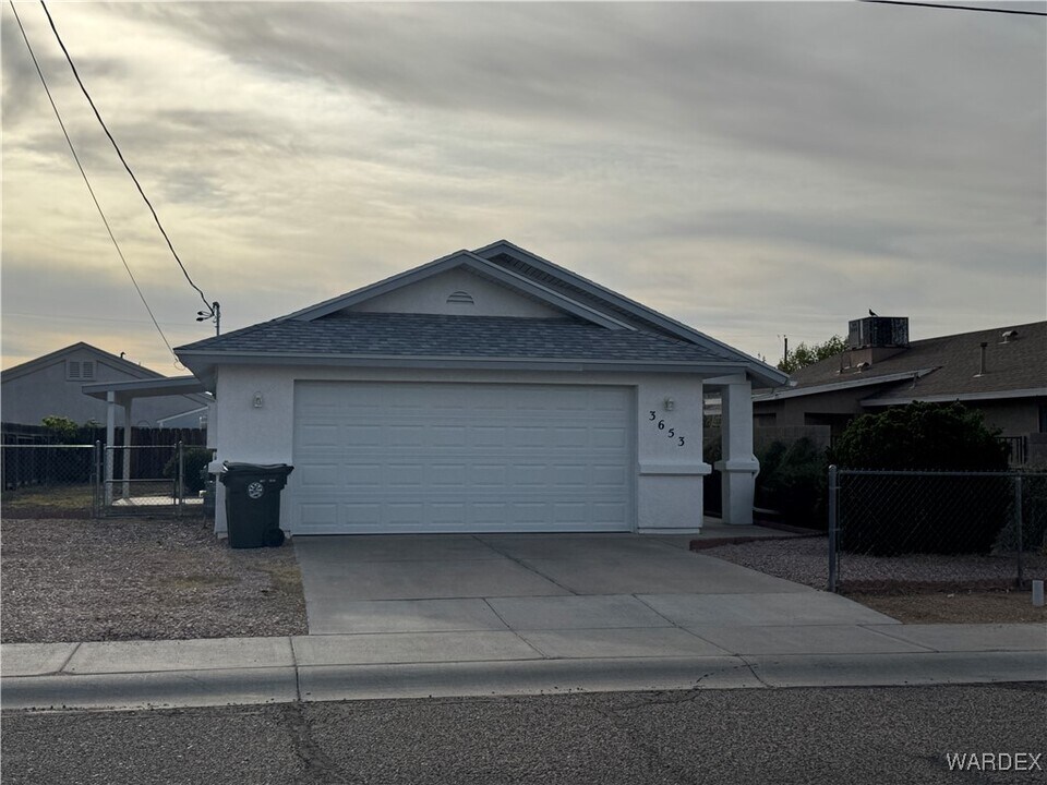 3653 N Roosevelt St in Kingman, AZ - Building Photo